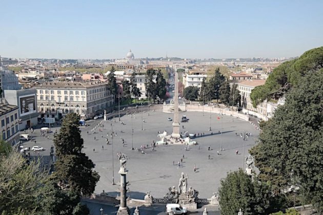 Plac Del Popolo w Rzymie- panorama ze wzgórza Pincio