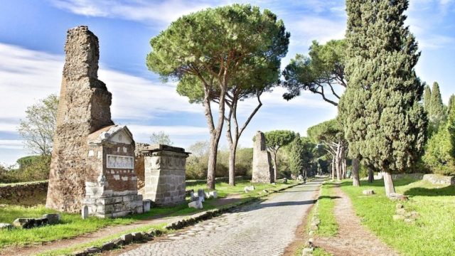 Via Appia Antica - spacerem lub na rowerze 18